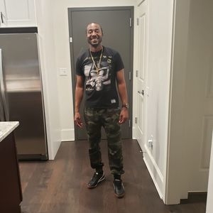 Meet your Posher, Derrick